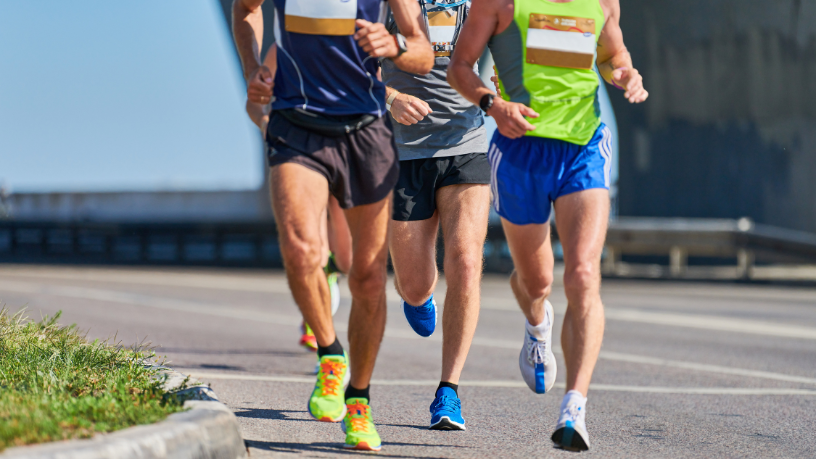 Descubra com Marcio Velho da Silva de que forma os alimentos certos podem impulsionar sua performance durante a maratona.